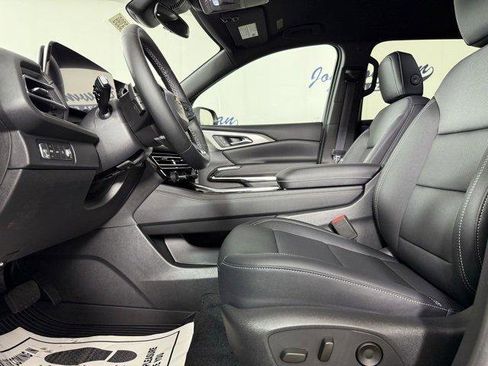 New 2025 Chevrolet Traverse LT w/ Driver Confidence Package image 12
