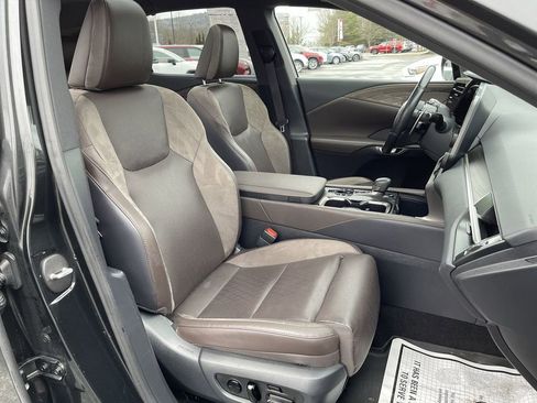 Used 2024 Lexus RX 450h AWD w/ Convenience Package image 13