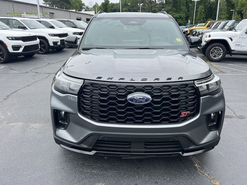 Used 2025 Ford Explorer ST w/ Sun And Sound Package AWD/4WD image 4