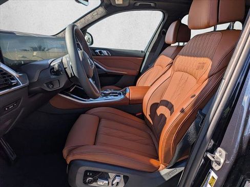 New 2026 BMW X5 xDrive50e image 4