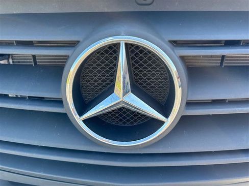 Used 2025 Mercedes-Benz Sprinter 2500 image 23