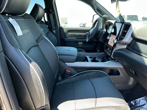 New 2026 RAM 2500 Laramie w/ Sport Appearance Package AWD/4WD image 16