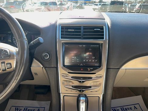Used 2013 Lincoln MKX FWD image 19