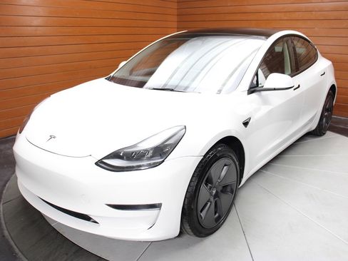 Used 2023 Tesla Model 3 Standard Range RWD image 4