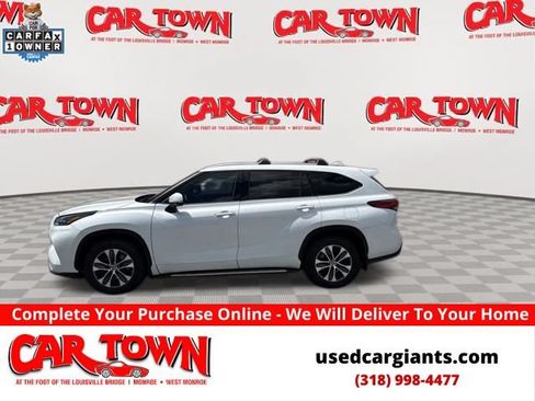 Used 2022 Toyota Highlander XLE FWD image 1
