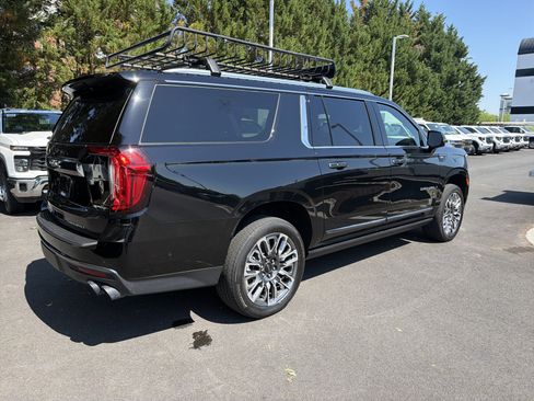 Used 2024 GMC Yukon XL Denali Ultimate AWD/4WD image 10
