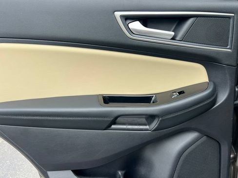 Used 2019 Ford Edge SEL w/ Equipment Group 201A AWD/4WD image 30