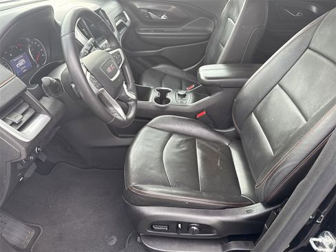 Used 2021 GMC Terrain SLT w/ Elevation Edition image 9