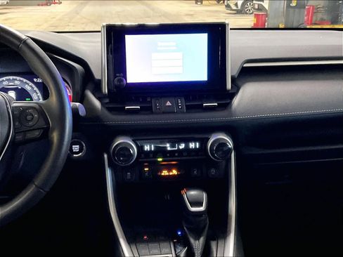 Used 2023 Toyota RAV4 XLE Premium image 18