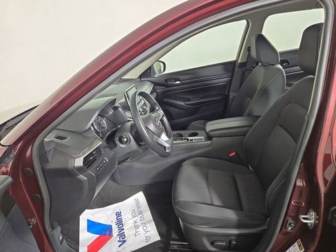 Used 2025 Nissan Altima 2.5 SV image 12