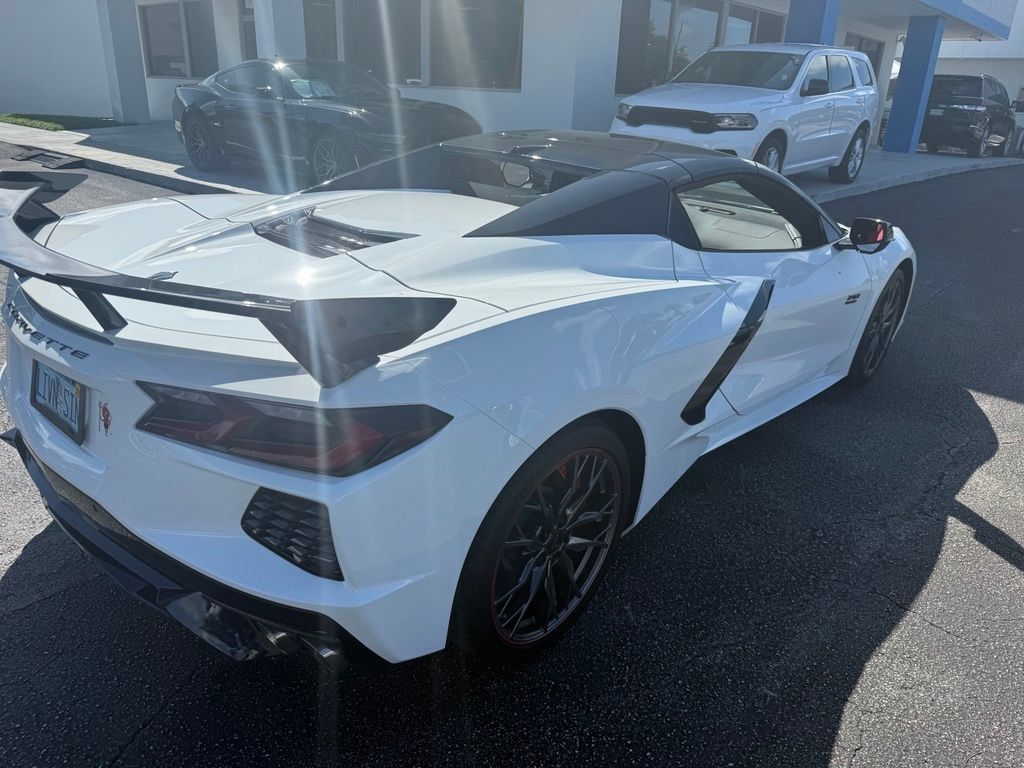 Used 2023 Chevrolet Corvette Stingray Convertible w/ Z51 Performance Package RWD image 4