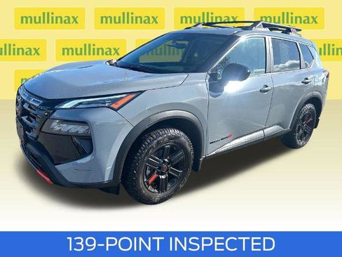 Used 2025 Nissan Rogue SV AWD/4WD image 15