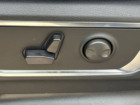 New 2026 RAM 1500 Laramie AWD/4WD image 24