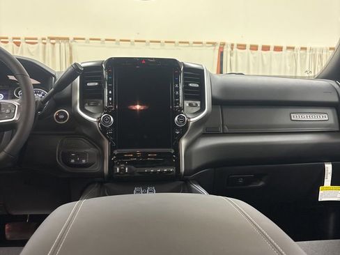 New 2026 RAM 2500 Big Horn AWD/4WD image 19