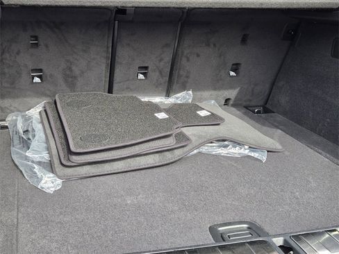 New 2026 BMW X6 xDrive40i w/ Climate Comfort Package image 34