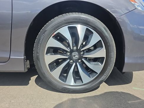 Used 2017 Honda Accord Touring image 9