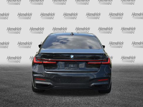 Used 2022 BMW 740i w/ M Sport Package RWD image 10