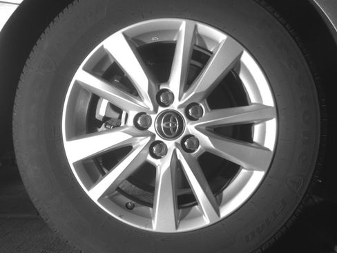 Used 2025 Toyota Camry LE FWD image 13