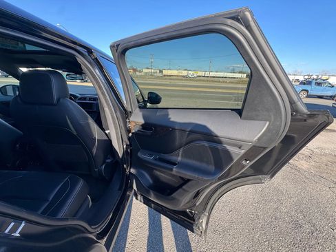 Used 2017 Jaguar F-PACE S image 18