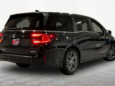 Used 2025 Honda Odyssey Touring image 6