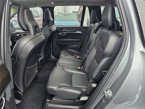 Used 2018 Volvo XC90 T5 Momentum w/ Convenience Package image 17
