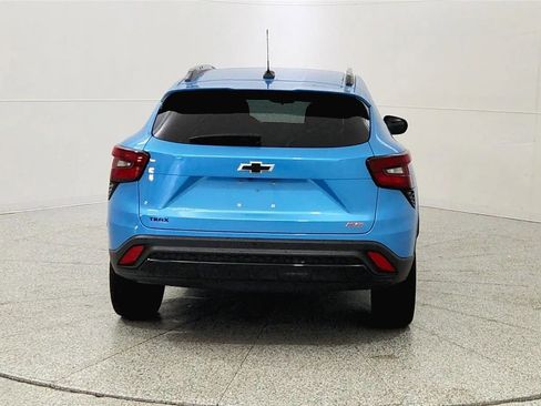 Used 2025 Chevrolet Trax RS w/ Sunroof Package FWD image 7