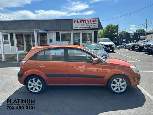 Used 2009 Kia Rio5 w/ PWR Pkg FWD image 2