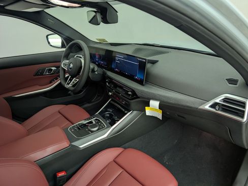 Used 2026 BMW 330i Sedan w/ M Sport Package RWD image 27