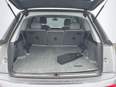 Used 2017 Audi Q7 3.0T Premium Plus w/ Premium Plus Package image 5