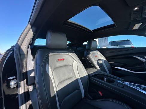 Used 2023 Chevrolet Camaro SS RWD image 31