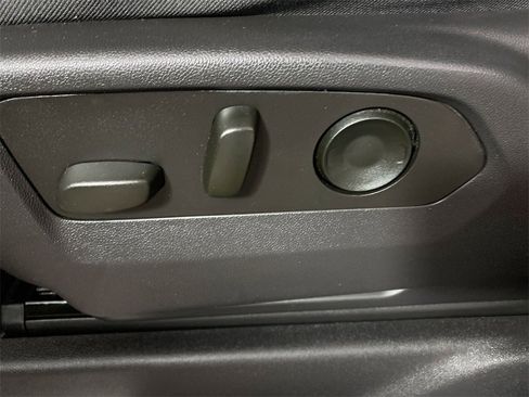 Used 2025 GMC Sierra 1500 Elevation image 12