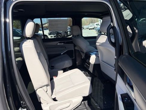 New 2026 Jeep Grand Wagoneer L 4WD image 32