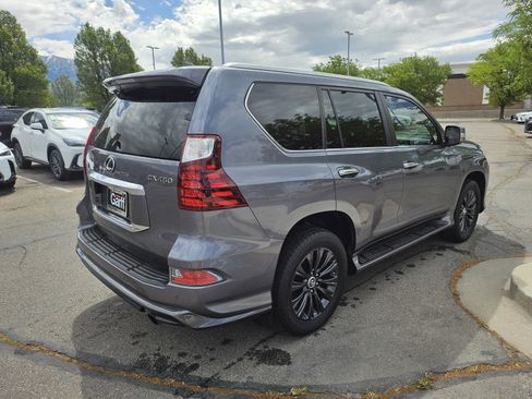 Used 2022 Lexus GX 460 Luxury w/ Sport Design Package AWD/4WD image 5