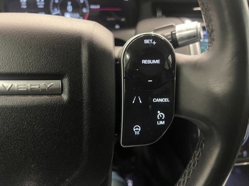 Used 2020 Land Rover Discovery Sport SE image 26