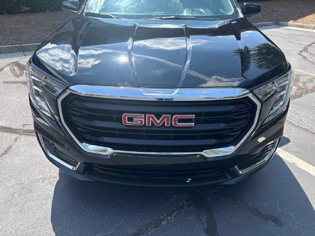 Used 2024 GMC Terrain SLE FWD image 2
