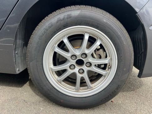 Used 2019 Toyota Prius LE FWD image 8