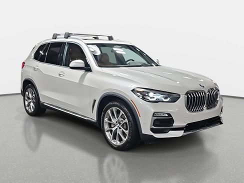 Used 2021 BMW X5 xDrive40i w/ Premium Package image 3