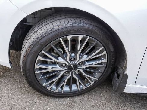 Certified 2023 Kia Forte GT-Line FWD image 7