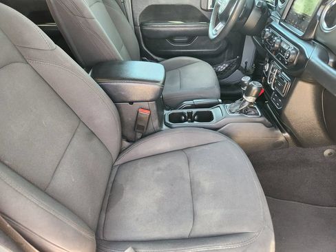 Used 2023 Jeep Wrangler Unlimited Sahara w/ Cold Weather Group AWD/4WD image 19