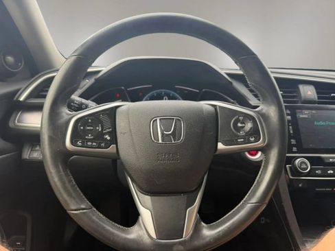 Used 2018 Honda Civic Touring image 8