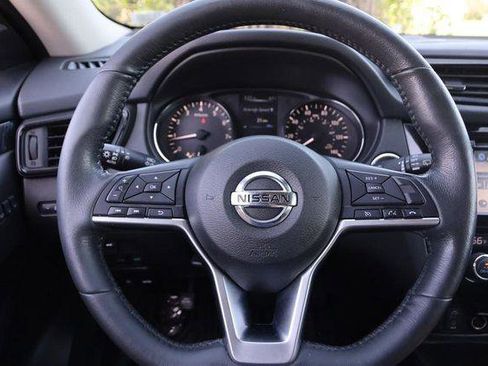Used 2017 Nissan Rogue SL w/ SL Premium Package FWD image 12