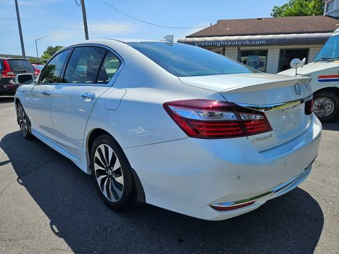 Used 2017 Honda Accord Touring image 7