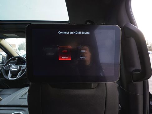 Used 2023 GMC Yukon SLT w/ SLT Premium Package image 42