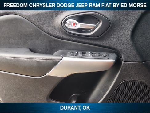 Used 2022 Jeep Cherokee Latitude AWD/4WD image 16
