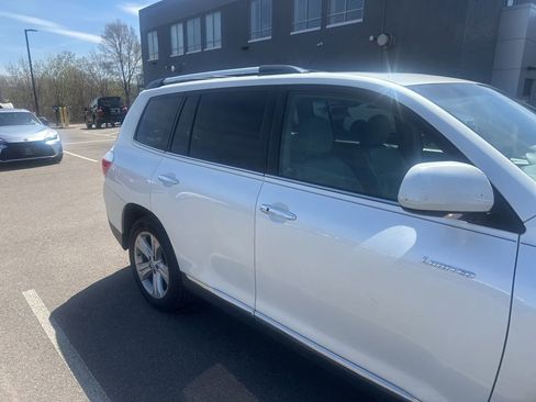 Used 2012 Toyota Highlander Limited w/ Tow Pkg image 5