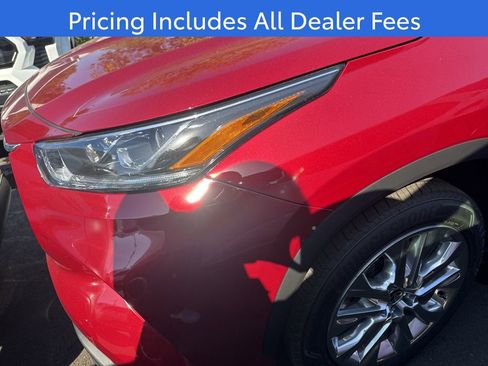 New 2026 Toyota Highlander Limited AWD/4WD image 9