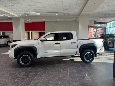 New 2026 Toyota Tacoma TRD Off-Road AWD/4WD image 5