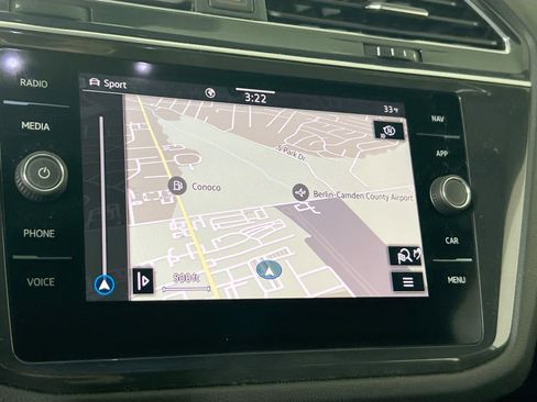 Used 2022 Volkswagen Tiguan SEL R-Line image 13