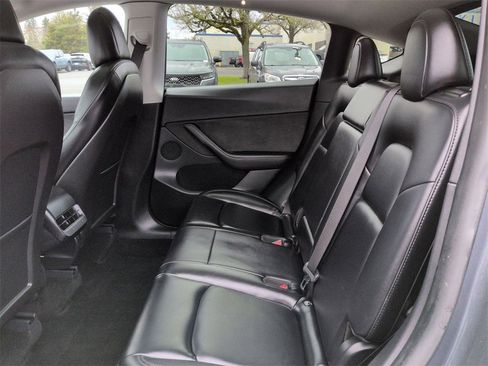 Used 2021 Tesla Model Y Long Range image 25
