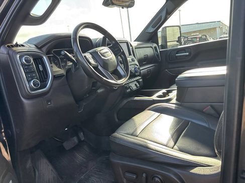 Used 2023 GMC Sierra 2500 Denali w/ Denali Ultimate Package AWD/4WD image 9